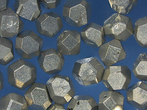 Diamond saw grit synthetic coating chrome